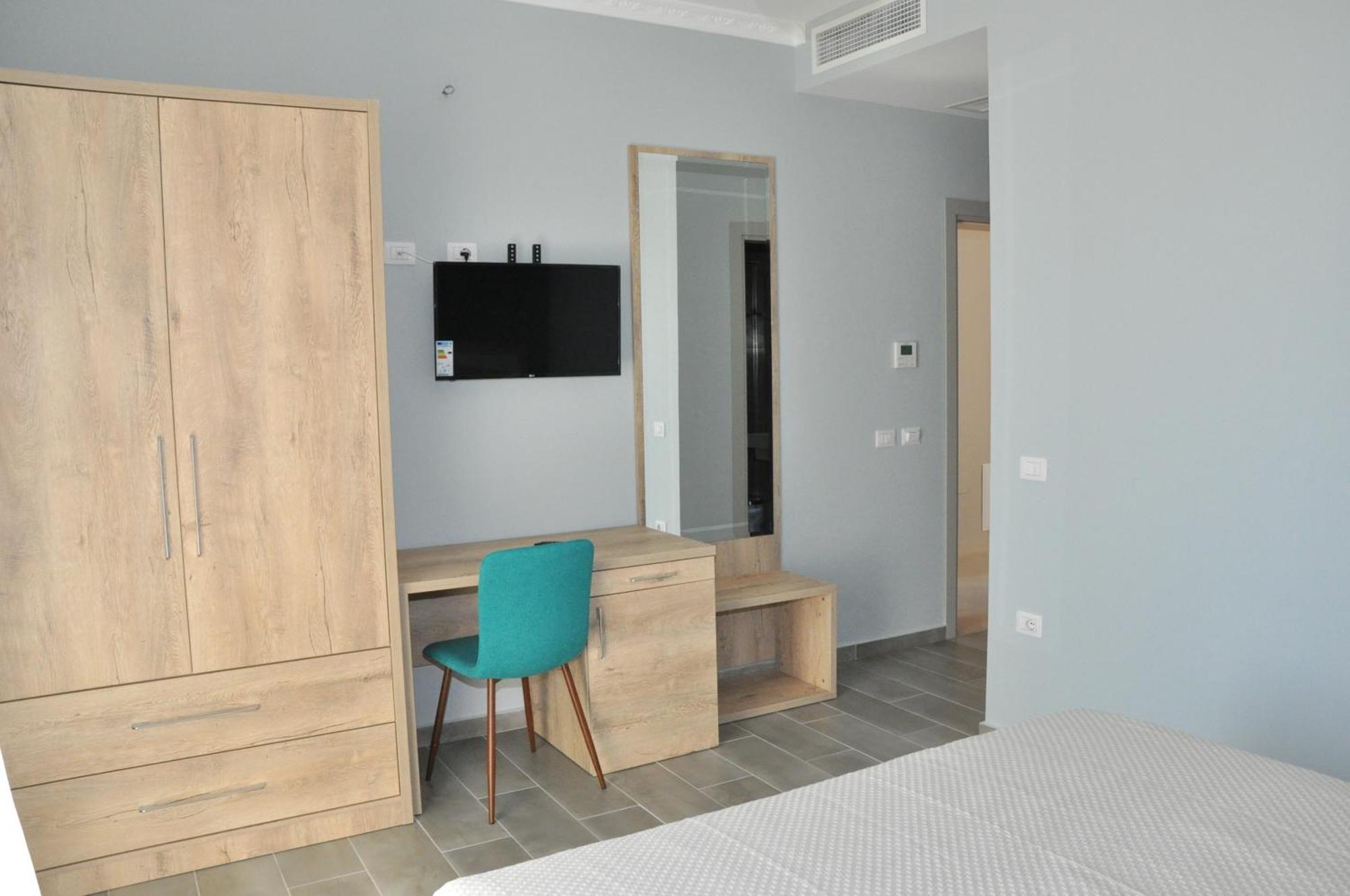 Maren Hotel